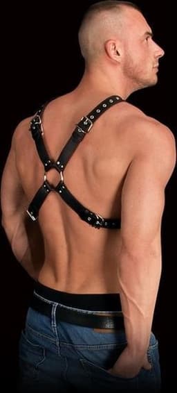 Ouch! Adonis Leren Halter Harnas voor Torso in Kruis Vorm Mannelijke Uitstraling - Zwart — thumbnail 8