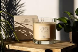 Luxe Geschenken Set: Geurkaarsen en Diffusers in Cederhout, Vanille Amber en Katoen — thumbnail 4