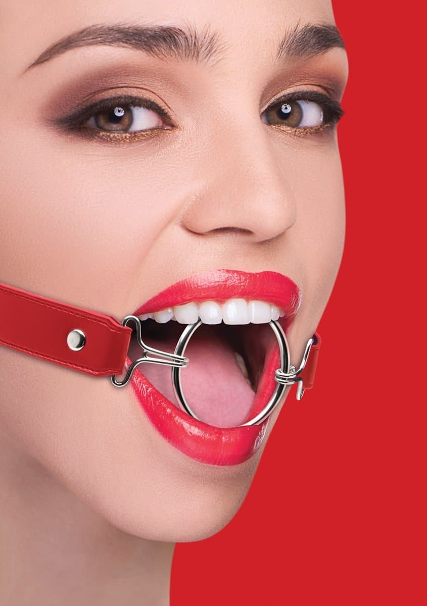 Ouch! – Ring Gag Open Mond Knevel met XL Ring en Elegante Stiksels - Rood — afbeelding 1