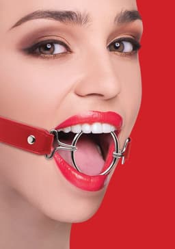 Ouch! – Ring Gag Open Mond Knevel met XL Ring en Elegante Stiksels - Rood — thumbnail 1