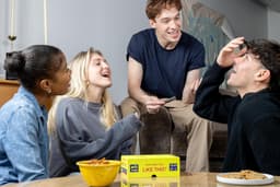Raadspel Woorden - Partyspel - Gezellig Spelen - Diverse Speelmodi - 2+ Spelers - Meerkleurig — thumbnail 3