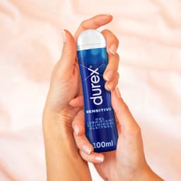 Durex - 3 Glijmiddelen - Voor Een Sensuele Aanraking - Waterbasis - Tingle 100ml- Massage Ylang Ylang 2 in 1 200ml - Sensitive 100ml — thumbnail 4