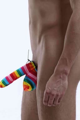Heren String Regenboog Strepen - Mannen Pouch Underwear Gekleurd - Pride String voor Mannen - Elastische Heren Ondergoed - One Size - Feest Lingerie - La Nuita — thumbnail 3