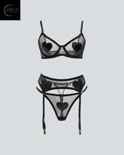 Luxe Lingerieset Dames – Lingerie Erotisch – Sexy Lingerie – 4-delige set – Zwart – Lingerie Setje – Verleidelijke BH met Jarretels, Kousen & Hoge Taille String – Sexy Lingerie – Chique – Luxe –Boudoir Look – Kinky – Dare to Undress– Maat XS/S, M, L — thumbnail 3