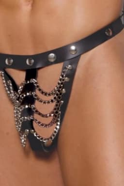 Heren Kunstleren Harness String Zwart met Ketting Details - Draagbare Body Harness met Bondage Elementen in Maten XS tot 4XL — thumbnail 1