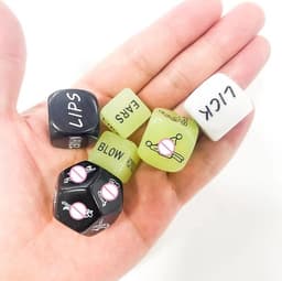 Actie4you® - Erotische Dobbelstenen - Glow in the Dark - 36 Opties - Seks Dobbelstenen - Erotisch Spel - Kamasutra Spel - Sex Dice – 6 Dobbelstenen — thumbnail 3