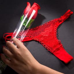 Roos met rode G-string – Origineel Valentijnscadeau voor haar – One size – Lengte 43 cm – Humoristisch en romantisch – Rode lingerie cadeau — thumbnail 5