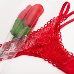 Roos met rode G-string – Origineel Valentijnscadeau voor haar – One size – Lengte 43 cm – Humoristisch en romantisch – Rode lingerie cadeau — thumbnail 6