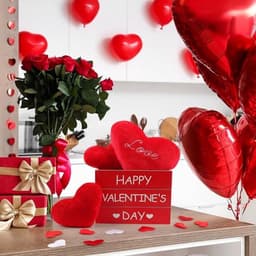 Houten Valentijnsdag Decoratieset met Pluche Harten en Rozenblaadjes — thumbnail 2