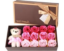 Bloemen Zeepboeket - Kunstbloemen Cadeau - Romantisch Geschenk - Met Knuffelbeer - 160g - Roze