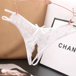 Sexy String met Open Kruis - Wit - Ontwerp met Kant - Erotisch Design met Strik - One Size String - Dames Onderbroek - Lingerie / Ondergoed — thumbnail 1