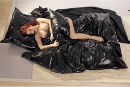 Fetish Collection – Glossy Vinyl Bed Laken voor Erotische Natte Spellen in Bed -200 x 230 cm – Zwart — thumbnail 10