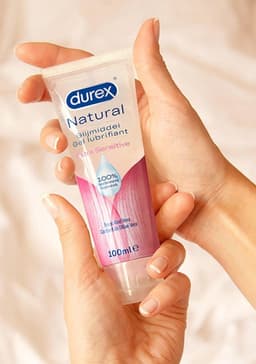 Durex - 2 Glijmiddelen Waterbasis - Crazy Cherry 100ML - Natural Extra Sensitive Glijmiddel 100ML — thumbnail 6