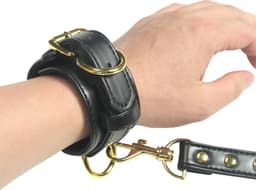 Banoch | luxe bondage set zwart | handboeien , enkelboeien , collar & leash | pu leer opbergtas | BDSM bondageset — thumbnail 5