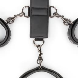 EasyToys - Bondage Harnas - Halsband met Handboeien - Stevig Kunstleer - Bondageset - Bondage Set - BDSM Set - Bondage - Sex Toys voor Vrouwen en Mannen - Handboeien Seks - Zwart — thumbnail 7