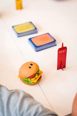 Sfeerspel voor Vrienden en Familie - Burger Quiz Spel — thumbnail 2