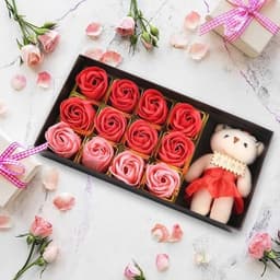 12 Rozen Zeep Bloemen Gift Set voor Vrouwen - Romantisch Valentijnsdag Cadeau met Pluche Beer — thumbnail 3