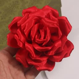 Haarsnit grote roos broche bloem hoofdbloem haarclip meisje bruiloft party accessoires rood — thumbnail 3