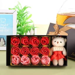 Pluche Beer Rozen - Zeepbloemen Cadeau - Romantisch Gebaar - Met Geschenkdoos - 24 x 12 x 5 cm — thumbnail 3