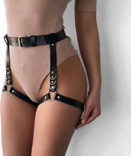 Nooitmeersaai - Harnas Vrouw - Leer - Harnas Met Beenboeien - Zwart - One Size - BDSM - Bondage Harnas — thumbnail 2