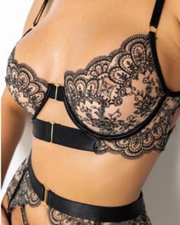Luxe Lingerieset Dames – Lingerie Erotisch – Sexy Lingerie – 4-delige set – Zwart Kant – Lingerie Setje – Verleidelijke BH met Jarretels & Hoge Taille String – Sexy Lingerie – Chique – Luxe –Boudoir Look – Kinky – Erotisch – Maat XS/S, M, L, XL — thumbnail 10