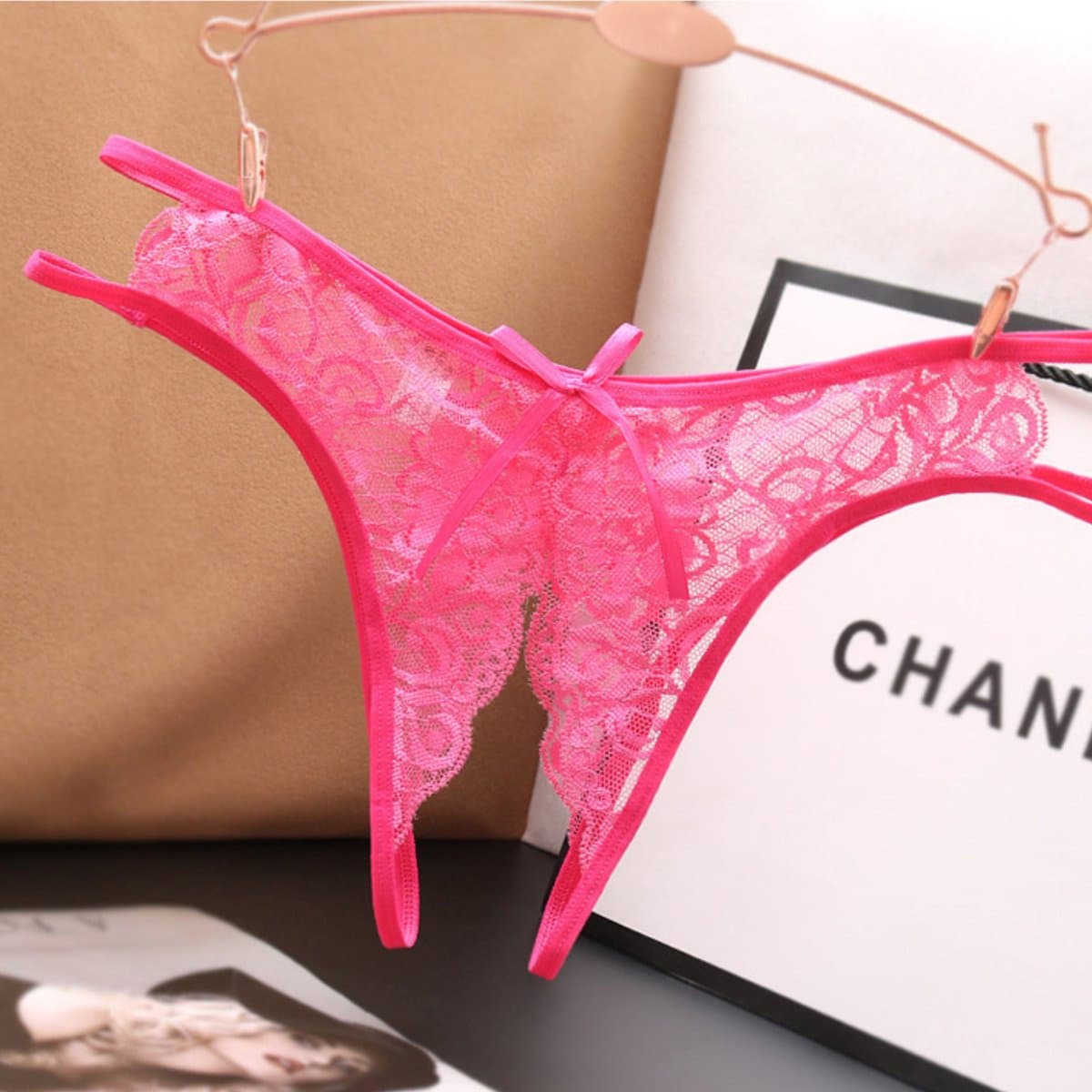 Sexy String met Open Kruis - Roze - Ontwerp met Kant - Erotisch Design met Strik - One Size String - Dames Onderbroek - Lingerie / Ondergoed — afbeelding 1