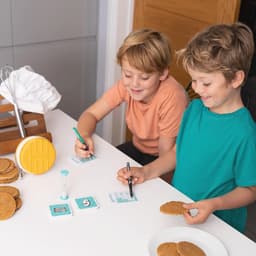 Familie woordspel van letters en woorden | Ideaal voor vanaf 2 spelers | 8 jaar en ouder — thumbnail 2