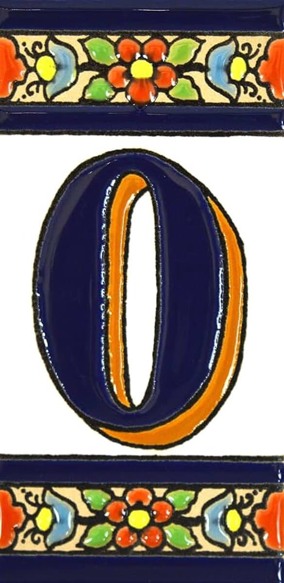 Keramische tegels, letters en cijfers handgeschilderd met behulp van drogetouwtechniek, perfect om borden, adressen en namen te maken. Maak je eigen compositie. Ontwerp Flo — afbeelding 1