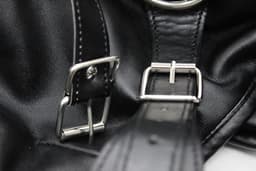 Banoch - Open Breast Straight Jacket Black - pu Leer dwangbuis bondage - Zwart — thumbnail 11