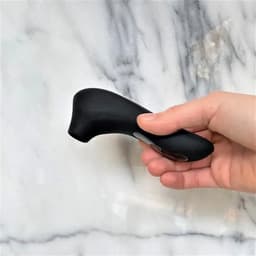 Rock Star – Mini Luchtdruk Stimulator – Krachtige Pulsaties – 5 Intensiteiten – 7 Programma’s – 100% Waterproof – Oplaadbaar – Siliconen – Zwart — thumbnail 1