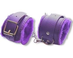 JT Products Bondage Handboeien Paars Erotiek Set voor BDSM - Seksspeeltjes Set Voor Koppel - Lederen Handboeien & Metalen Ketting - Sex Toys Kado - Seks Cadeau Hem & Haar - Kinky Cadeautjes Volwassenen - Erotisch Verjaardag Cadeautje Mannen & Vrouw