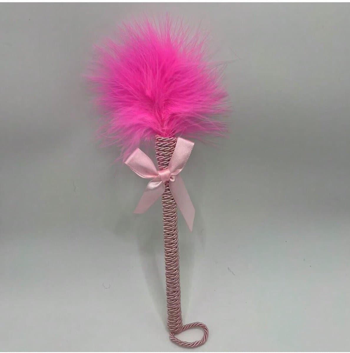 Oneay Zachte veren kietelaar – Erotisch accessoire voor kietelen en strelen – BDSM speelaccessoire – Roze — afbeelding 1
