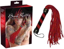 Bad Kitty – Korte Suède Flogger Zweep voor Erotische Discipline en Genot - Rood — thumbnail 7