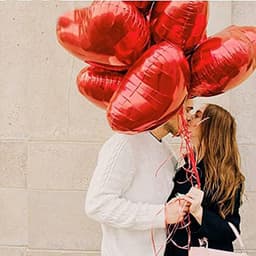 Hart Ballonnen Set - Valentijn Decoratie - Romantische Sfeer - Inclusief Rozenblaadjes - 30+1 Stuks - Rood — thumbnail 2