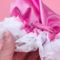 Erotisch Heren C-String Slipje met Kant en Trekkoord Satijnen Bulge Pouch. — thumbnail 3