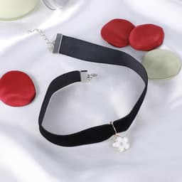Ronte - Fluwelen zwarte choker voor dames | Klassieke gothic stijl | Verstelbare halsketting voor verjaardag, party, cosplay — thumbnail 2