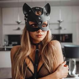 Sexy Leren Kattenmasker met Gratis Chockerset Dames – Luxe Kinky Masker – Lingerie Accessoire – Erotische Lingerie – Sexy Lingerie – BDSM Masker – Zwart – Kinky & Rollenspel –Verstelbaar – Fetish – Cadeau – Festivallook – Wasteland – Dare to Undress — thumbnail 13