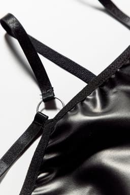 Zwarte Sexy Body Teddy Lingerie van Kunstleer met Uitsnijdingen en Jarretelgordel | Erotische body Suit | Sexy lingerie erotiek | Erotische lingerie voor dames | Wetlook erotiek | Sexy string dames | Bodies | Leren lingerie setje | Wetlook — thumbnail 6