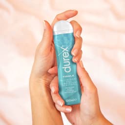 Durex - 3 Glijmiddelen en 1 Stimulerende gel - Voor Masturbation - Waterbasis – Massage 2in1 Ylang Ylang 200ml - Massage 2in1 Aloe Vera 200ml – Tingle 100ml - Orgasm Intense Stimulerende Glijmiddel 10ml - Voordeelverpakking - Cadeau voor man en vrouw — thumbnail 9
