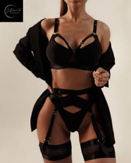 Luxe Lingerieset Dames – Sexy Lingerie – Erotische Lingerie Set – 4-delige Jarretelset – Zwart Kant – Beugel BH – High Waist Lingerie – Boudoir Set – Chique – High End – Madam Hommard – Exclusief – Cadeau Set – Dare to Undress – XS, S, M, L — thumbnail 11