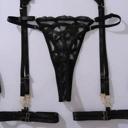 Luxe Lingerieset Dames – Sexy Lingerie – Erotische Lingerie Set – 4-delige Jarretelset – Zwart Kant – Beugel BH – High Waist Lingerie – Boudoir Set – Chique – High End – Madam Hommard – Exclusief – Cadeau Set – Dare to Undress – XS, S, M, L — thumbnail 5