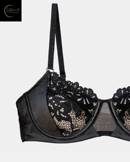 Luxe Lingerieset Dames – Sexy Lingerie Dames – Erotische Lingerie – 3-delige Jarretelset – Zwart Kant – Beugel BH – High Waist Lingerie – Boudoir Set – Chique – High End – Madam Hommard – Kinky Exclusief – Cadeau Set – Dare to Undress – Maten S, M, L — thumbnail 5