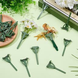 20 Stks Boutonniere Pins Corsage Pins Boutonniere Broche Bloem Ijzer Plastic Groene Bloemen Driehoek Vorm Broche Bevindingen Veiligheidsspeld voor Bruid Bruidegom Bruiloft DIY Festivals — thumbnail 4