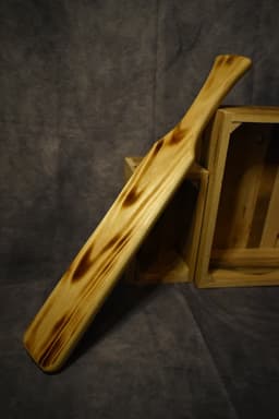 Brat-Bat Paddle XXL Smoked - BDSM – Seks paddle – Bondage – Sm paddle – Smoked - grenen hout – afwerking gebrande nerf 4 lagen blanke vernis - Paddle - SM - Impact play — thumbnail 2
