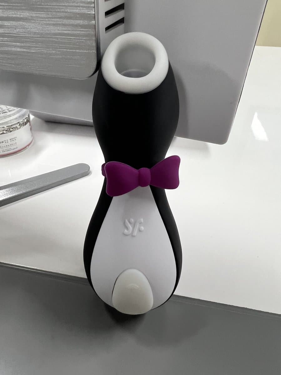 Penguin vibrator , clitoris stimulator, seks, haar. — afbeelding 1