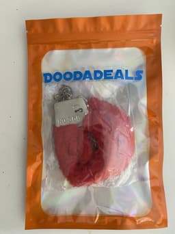 Doodadeals® - Handboeien Erotiek - Metaal - Seks - Rood Imitatie Bont - Inclusief 2 Sleutels — thumbnail 5