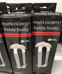 Power Escorts - Randy Sandy - Vibrerende Masturbator met Zuignap - Seksspeeltje voor Mannen - Penis & Eikel Vibrator - Kunst Vagina - Masturbators - 22 cm - gave cadeaubox van Power Escorts - BR03 - Zwart - beige — thumbnail 4