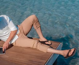 Comfortabele Heren Slippers met Stevige Voetbed en Buigondersteuning voor Strand en Douche — thumbnail 4