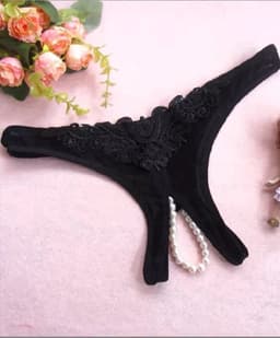 String - Lingerie - Open kruis - Kant - Slipje - Met parels - Sexy lingerie - Lace - Peek-a-boo string - Ondergoed - Zwart - One size (valt klein) - Jonyx — thumbnail 3