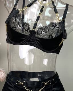 Luxe Lingerieset Dames – Lingerie Erotisch – Sexy Lingerie – 4-delige set – Zwart Kant & Satijn – Lingerie Setje – Verleidelijke BH met Jarretels & String – Sexy Lingerie – Chique – Luxe –Boudoir Look – Kinky – Erotisch – Maat XS/S, M, L, XL — thumbnail 6